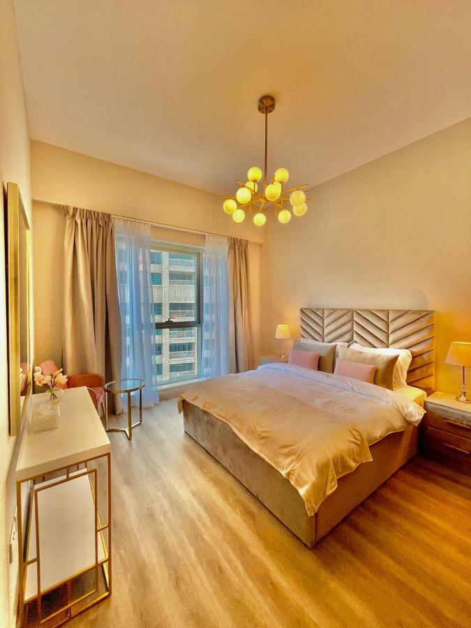 First Class 2Br With Burj Khalifa & Downtown View Dubai Exterior photo